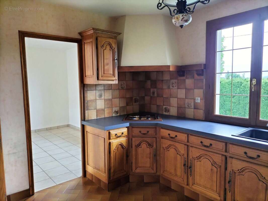 Maison 106 m² à Saint-Pierre-Des-Nids  - photo 6