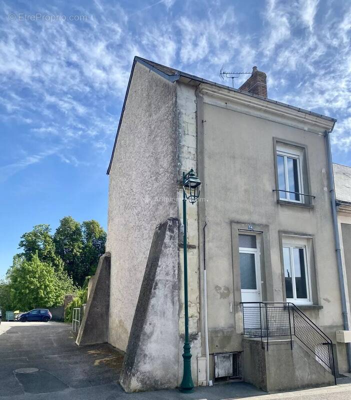 Maison à BESSE-SUR-BRAYE