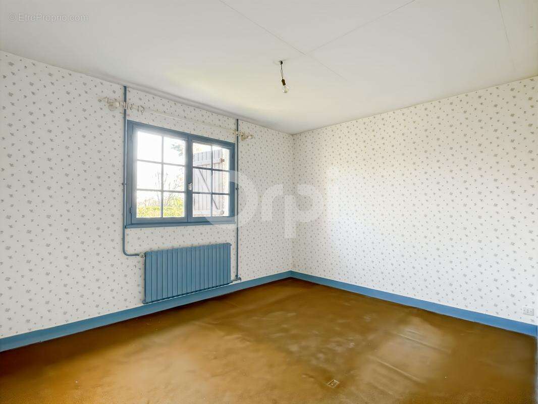 Maison à LA CROISILLE