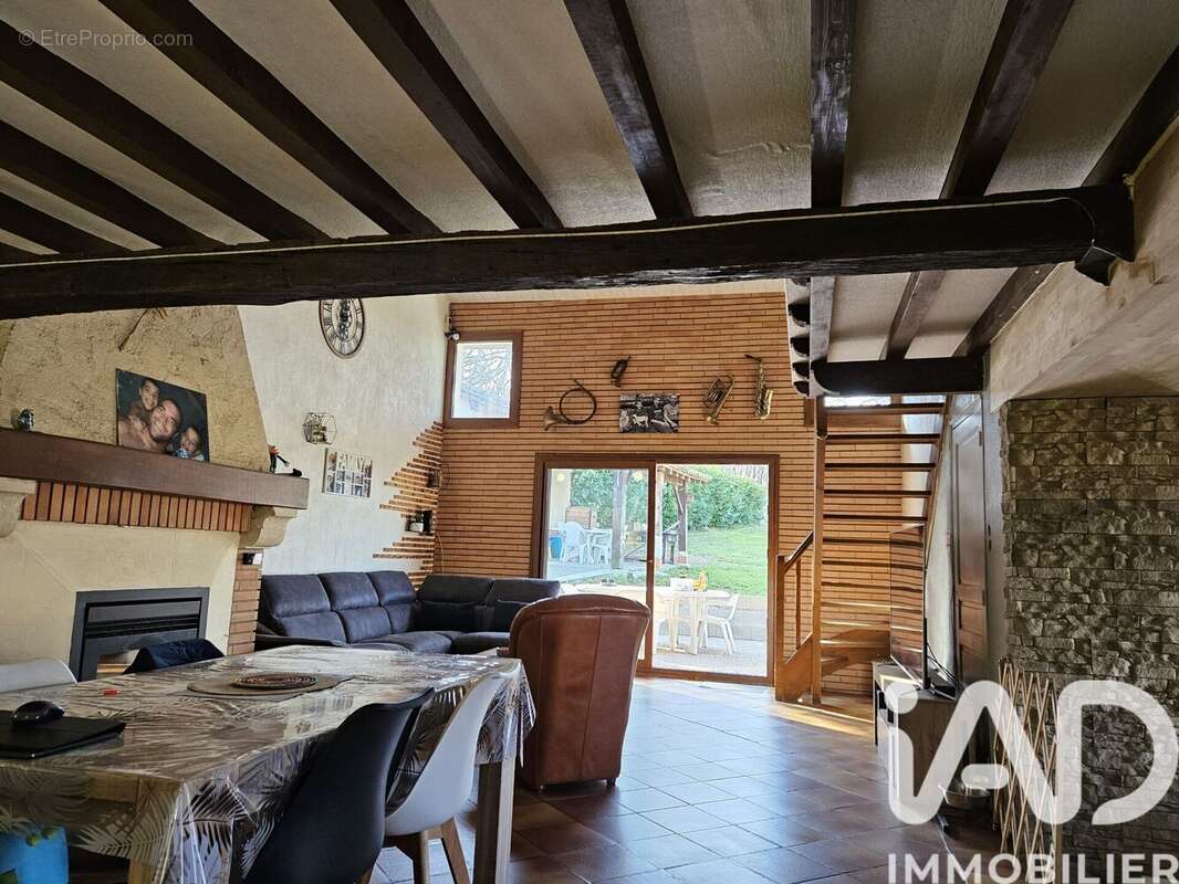 Maison 238 m² à Angeville  - photo 3