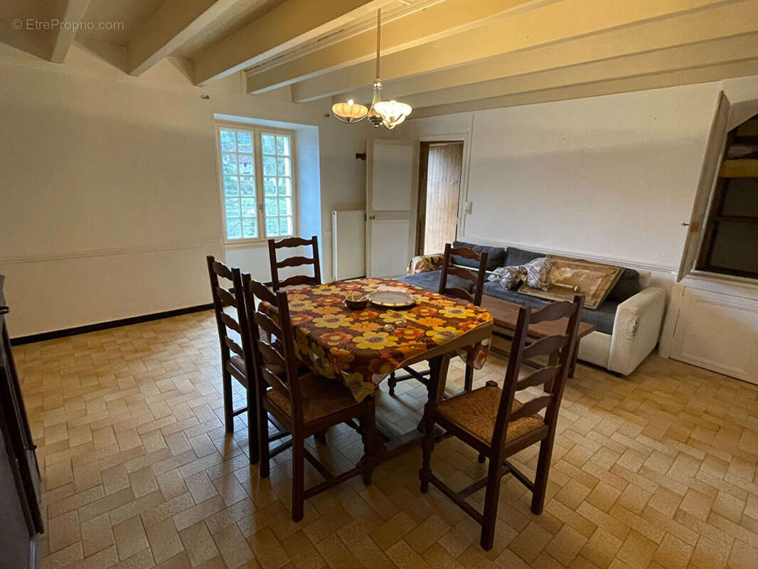 Maison à ANGLES-SUR-L&#039;ANGLIN