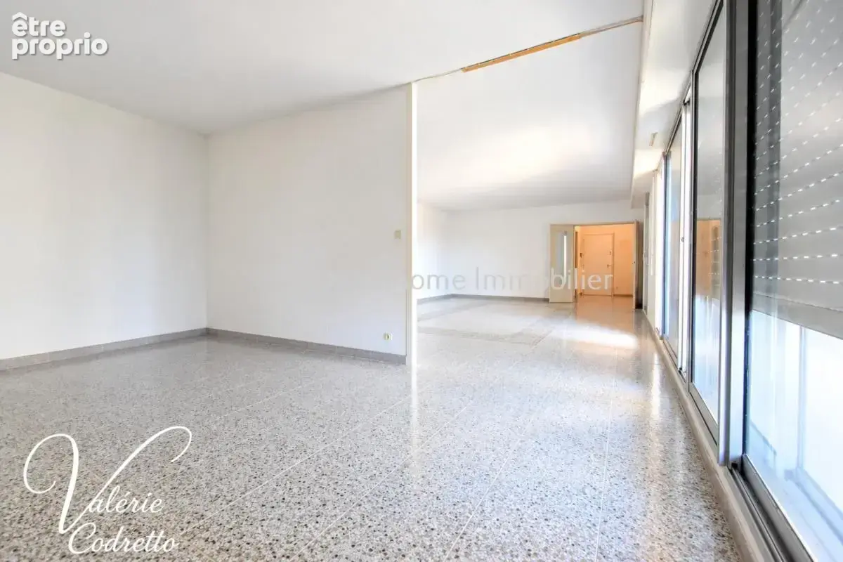 À vendre – Appartement T3 98 m² avec terrasse et 2 garages – Port d’Hyères 83400 - photo 11