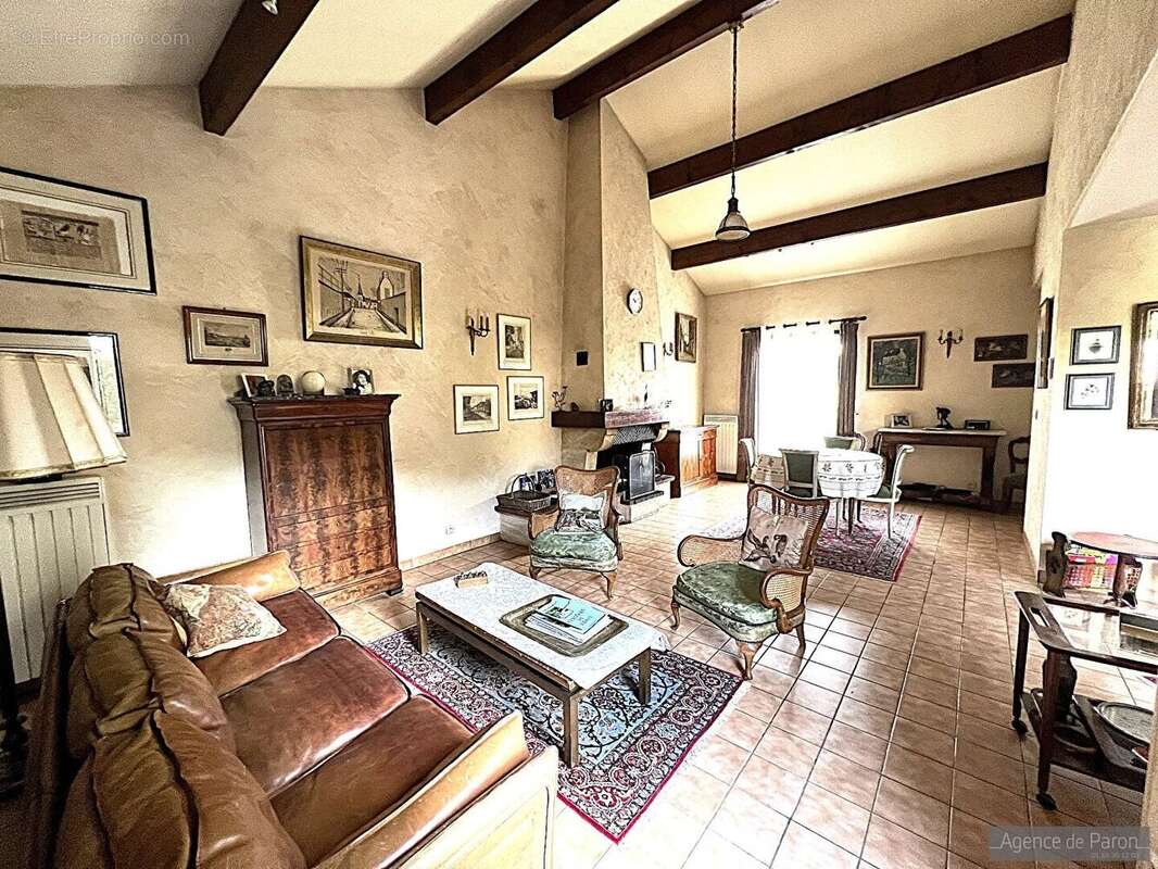 Maison à VERRIERES-LE-BUISSON