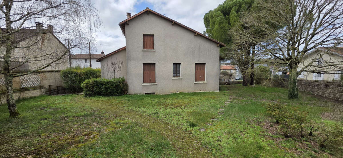 Maison à RUFFEC