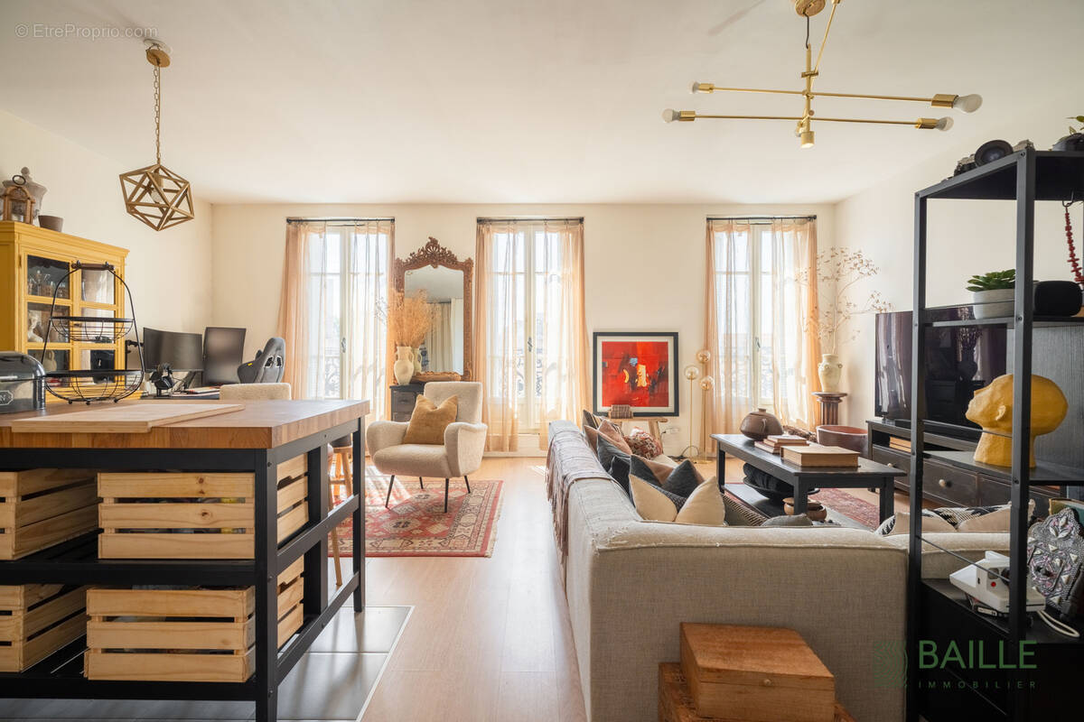 Appartement à MARSEILLE-2E