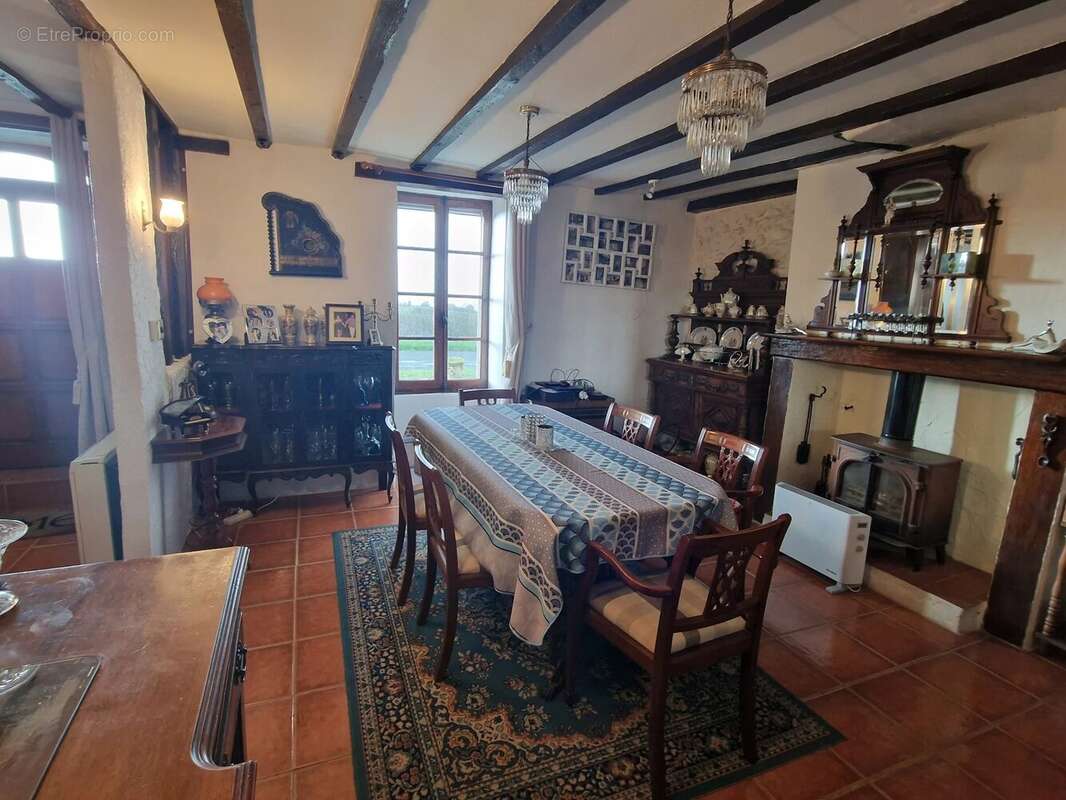 Charmante maison en pierre avec piscine à la sortie d'un village - photo 6