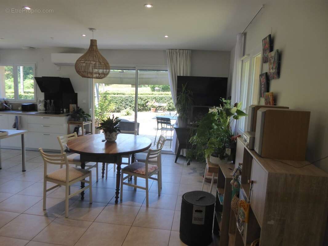 Maison à SICCIEU-SAINT-JULIEN-ET-CARISIEU