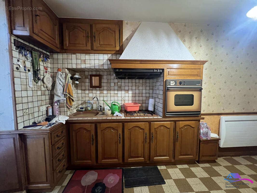 CUISINE - Maison à CHATEAUMEILLANT