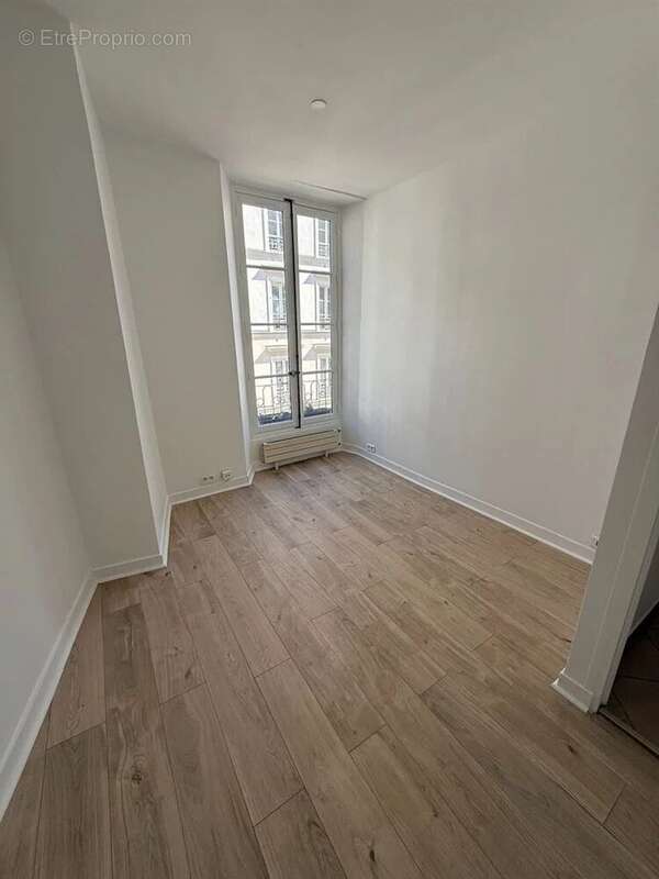Appartement à PARIS-3E