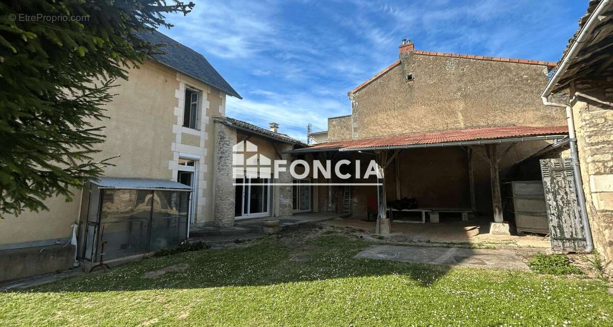 Maison à POITIERS