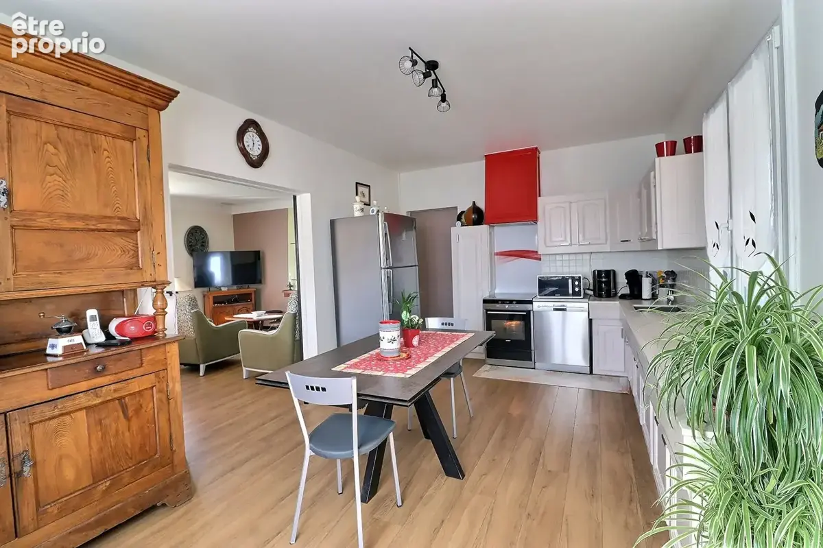Maison a vendre avec dépendances sur terrain - photo 2