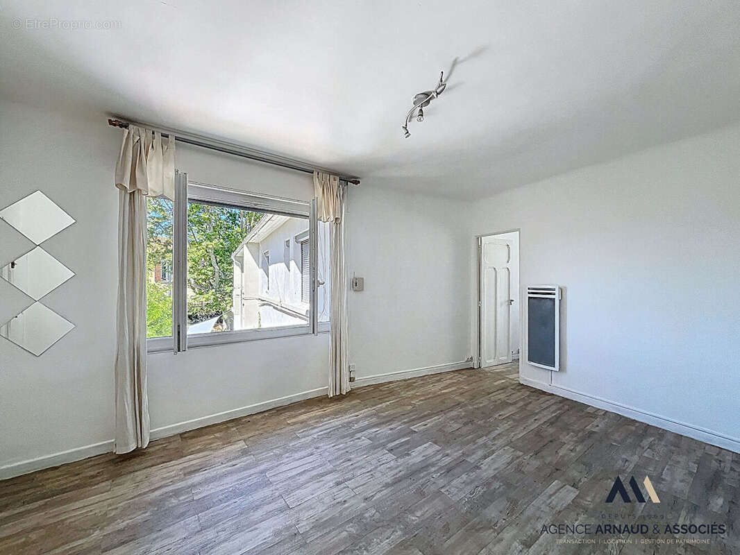 Appartement à SAINT-CYR-SUR-MER