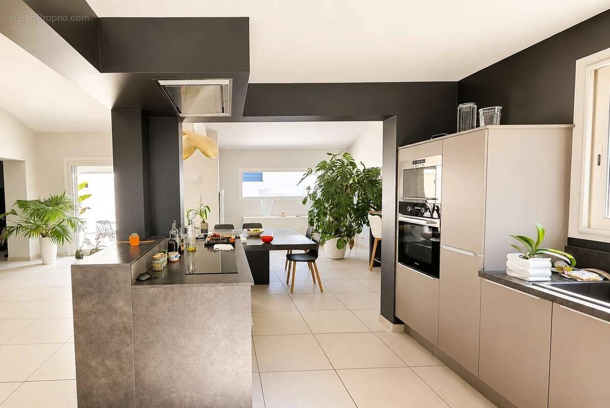 Maison à VILLENEUVE-LES-AVIGNON