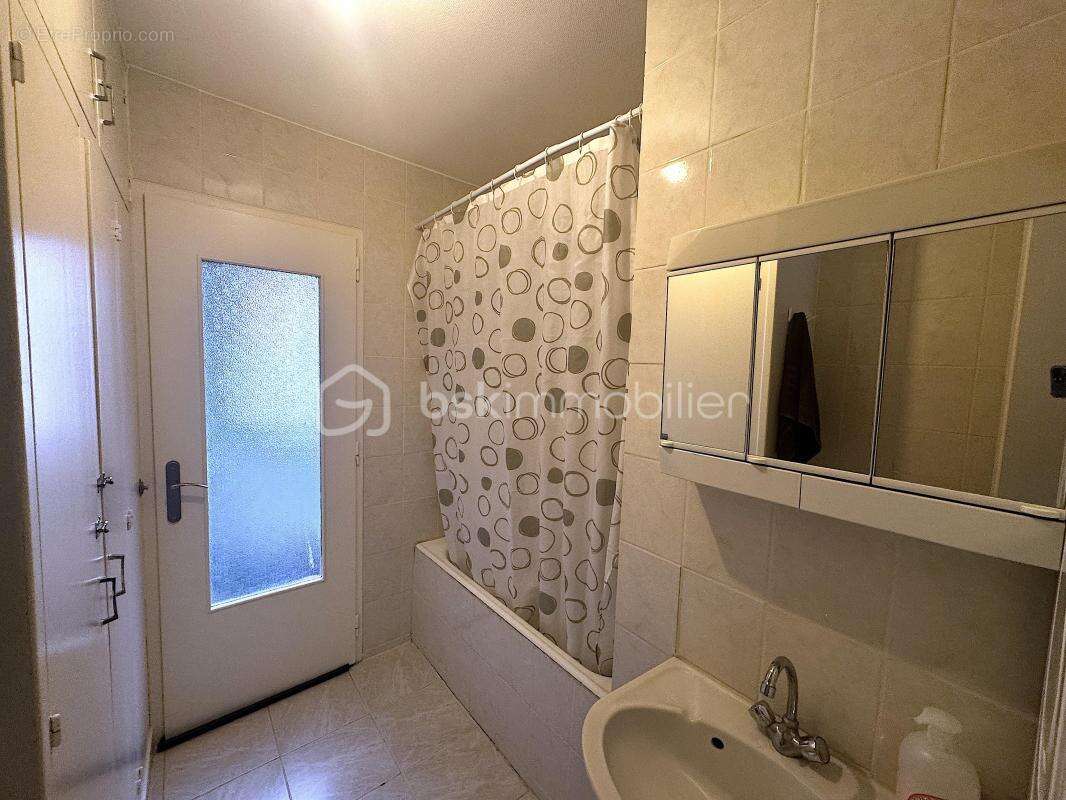 Appartement à SAINT-JEAN-DE-LA-RUELLE