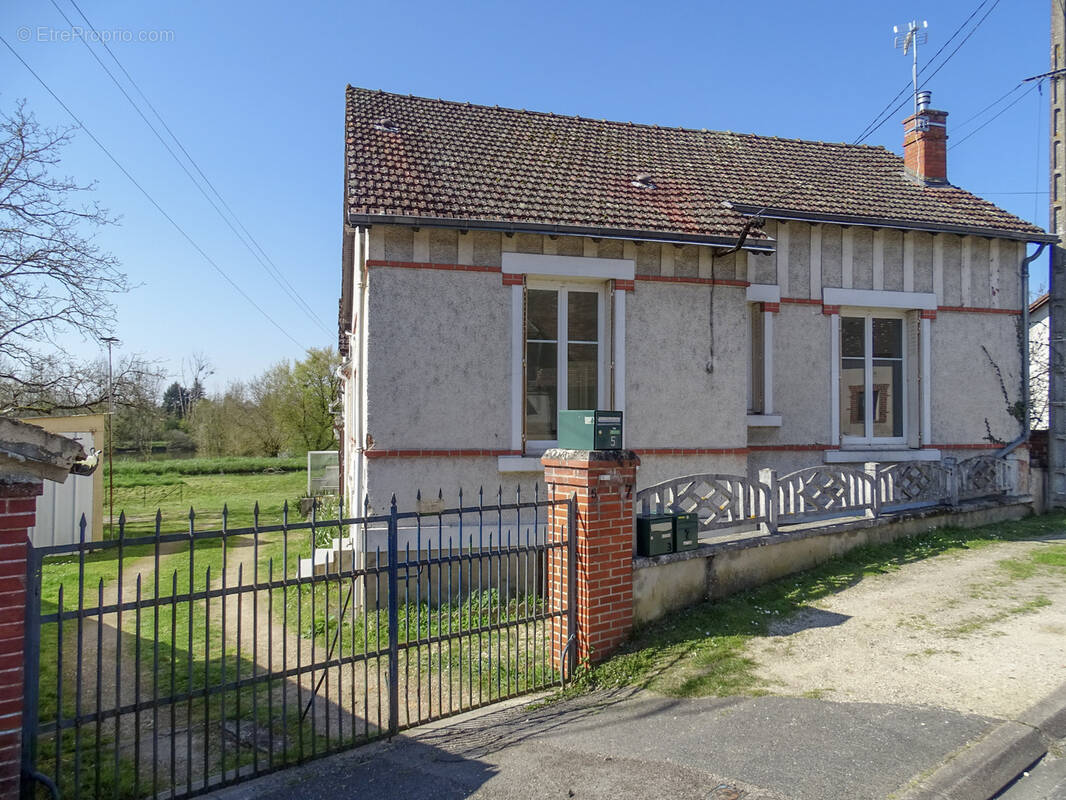 Maison à CHATRES-SUR-CHER