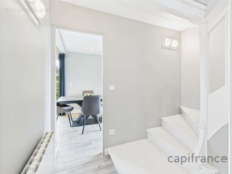 Maison à EQUEMAUVILLE