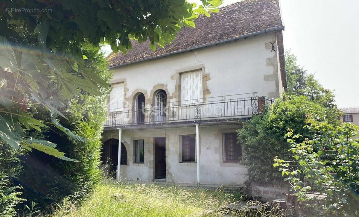 Maison à BOURBON-L&#039;ARCHAMBAULT