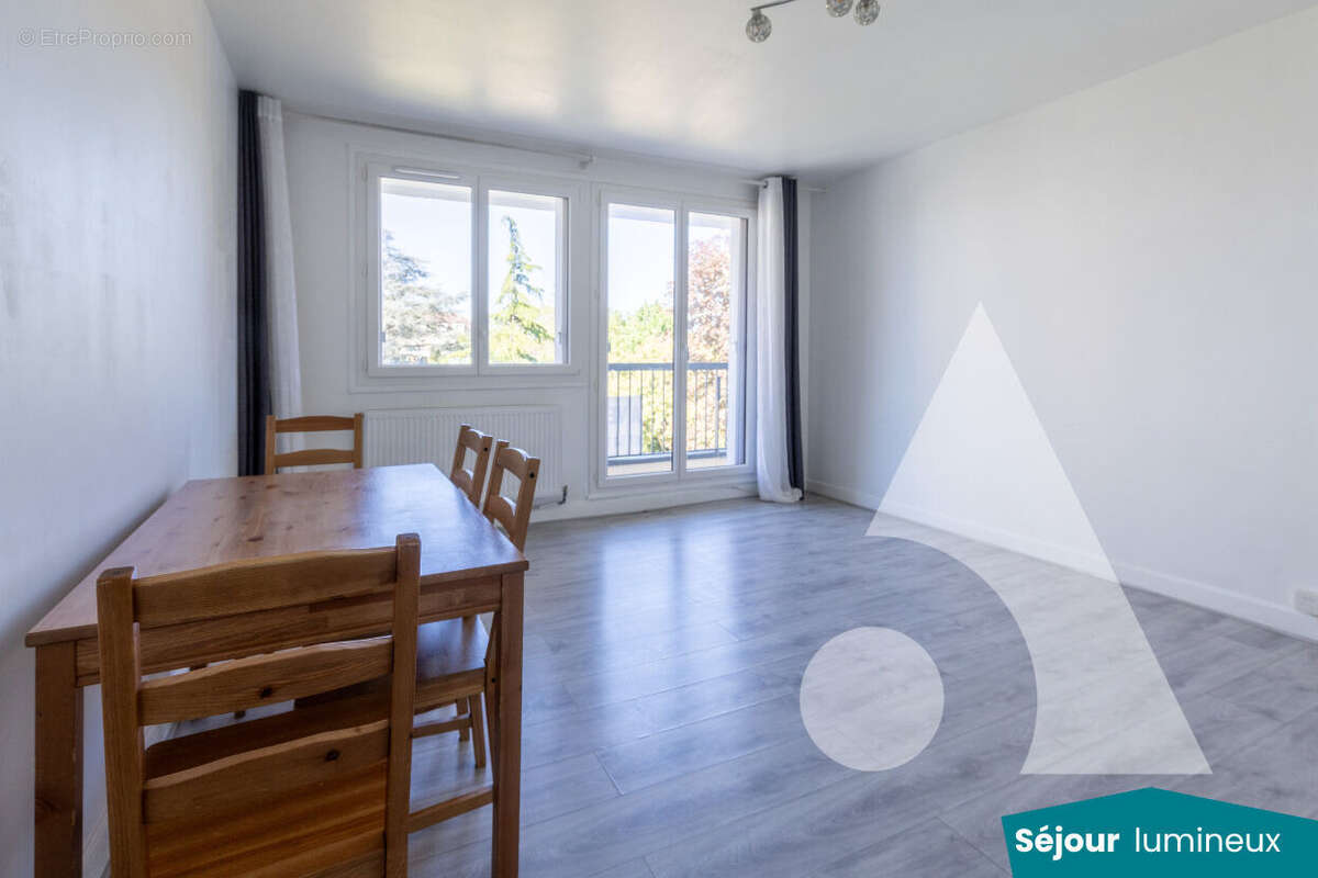 Appartement à CORBEIL-ESSONNES