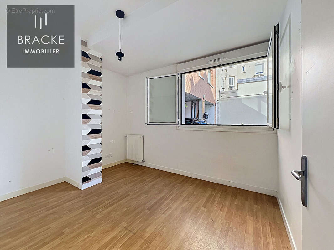 Appartement à LA GARENNE-COLOMBES