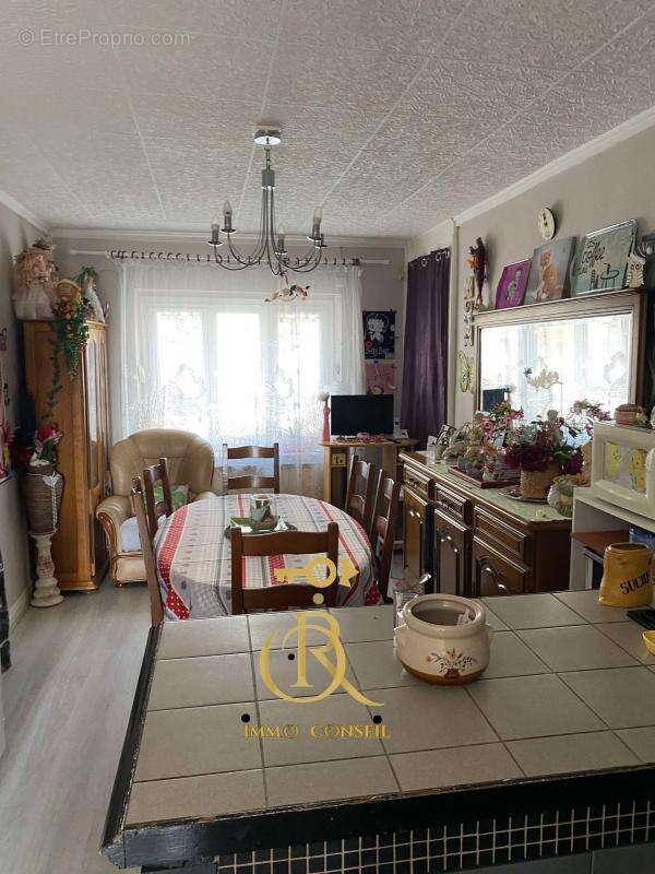 Appartement à COMMENTRY