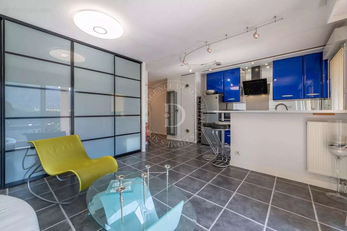 Appartement à EZE