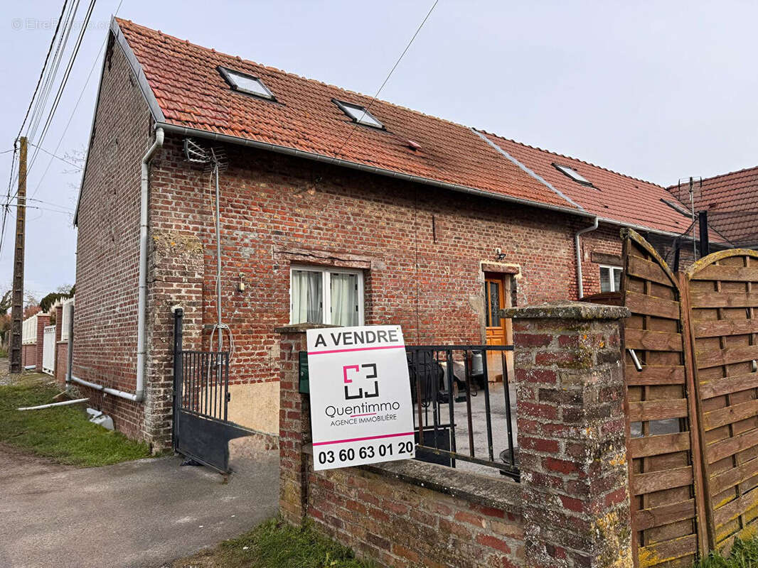 Maison à ESMERY-HALLON