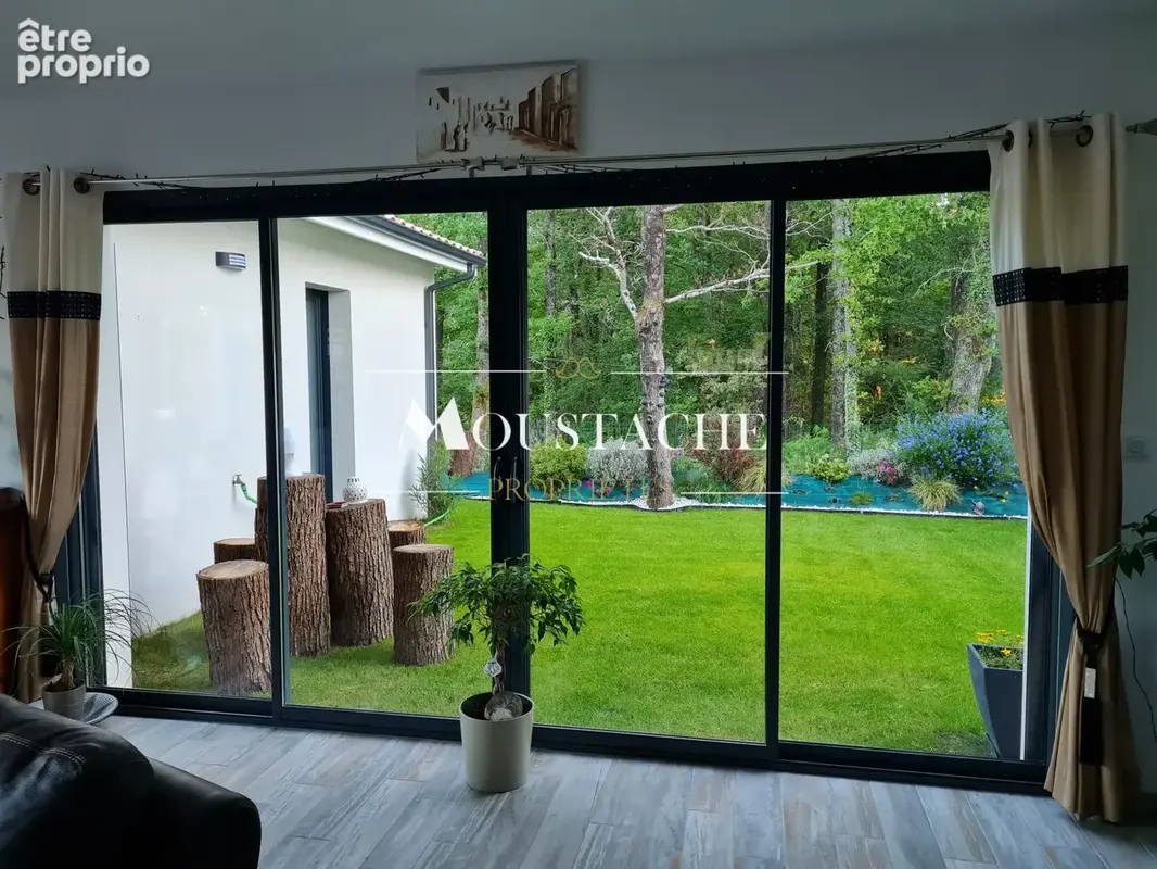 Superbe villa / maison contemporaine - avec piscine à 300m du centre-ville - - photo 10