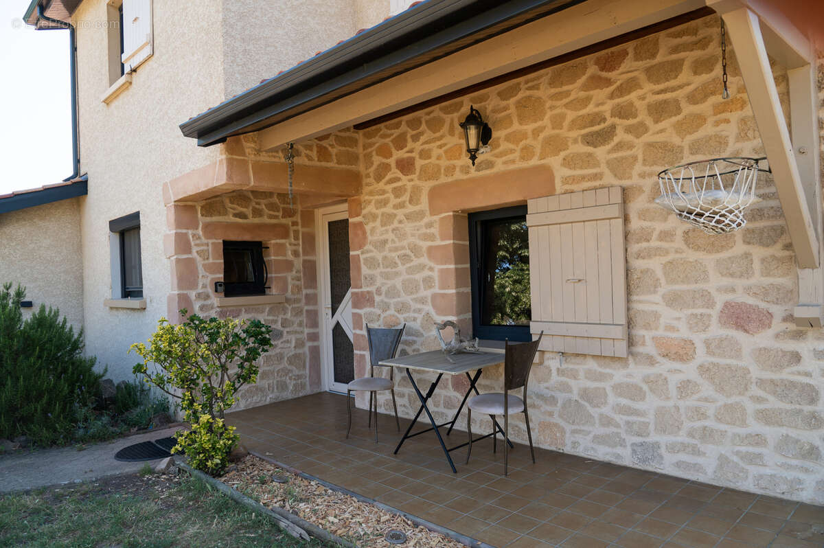 Maclas - Villa d'architecte haut de gamme avec piscine et dépendances - photo 18