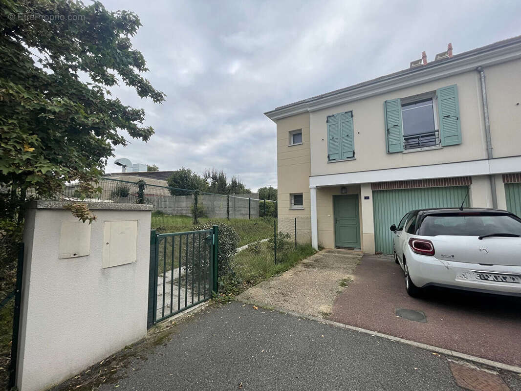 Maison à L&#039;ISLE-ADAM