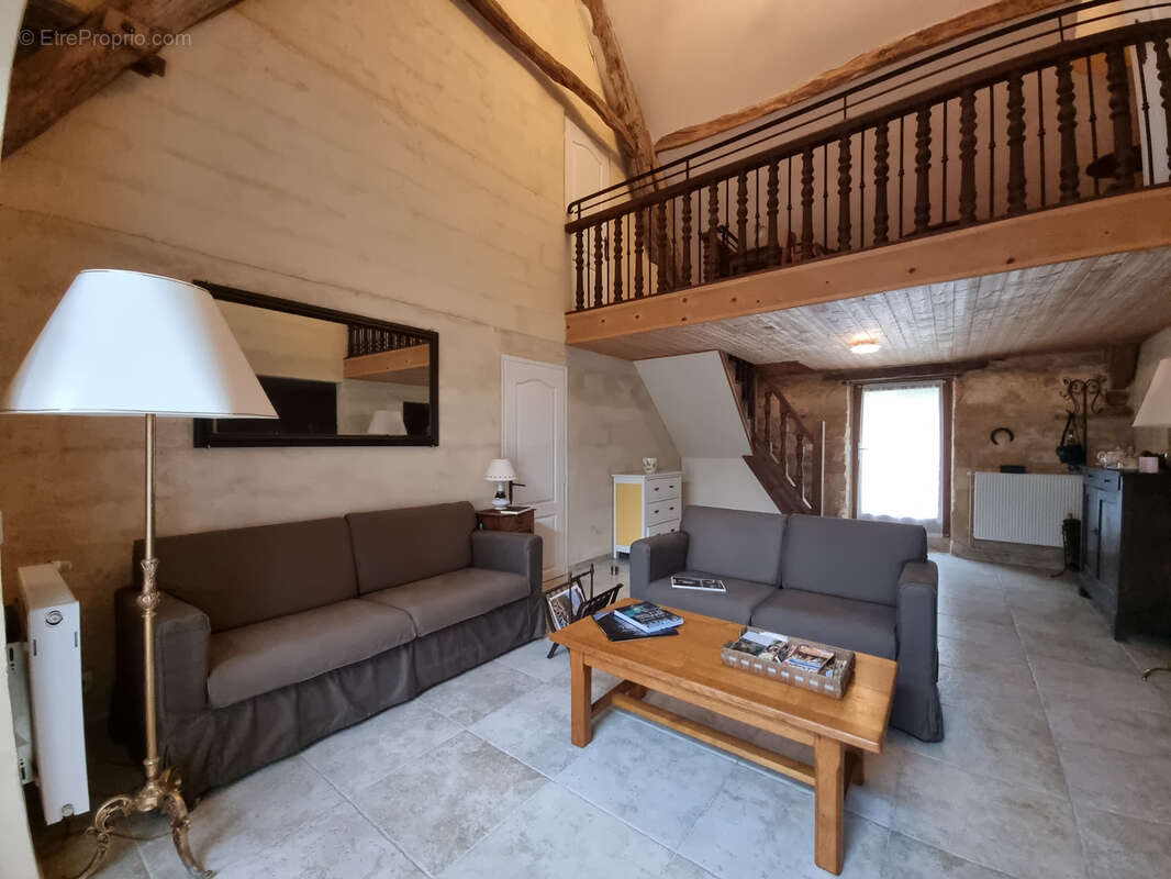 Maison à NADAILLAC-DE-ROUGE