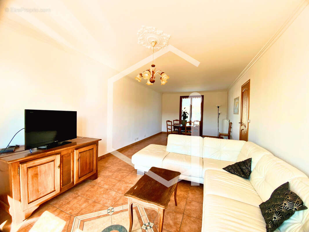 Maison à COSNE-COURS-SUR-LOIRE