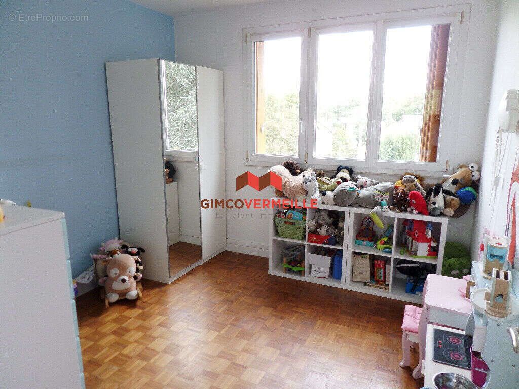 Appartement à LA CELLE-SAINT-CLOUD