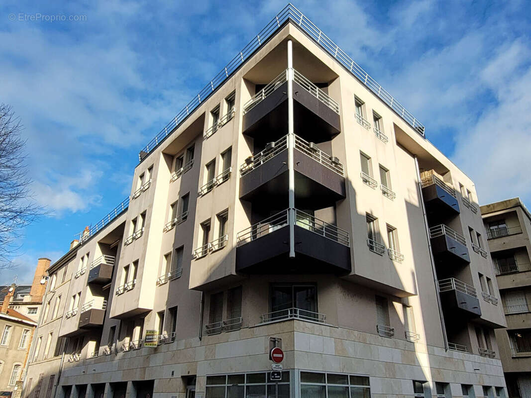 T3 avec terrasse et parking couvert - photo 8