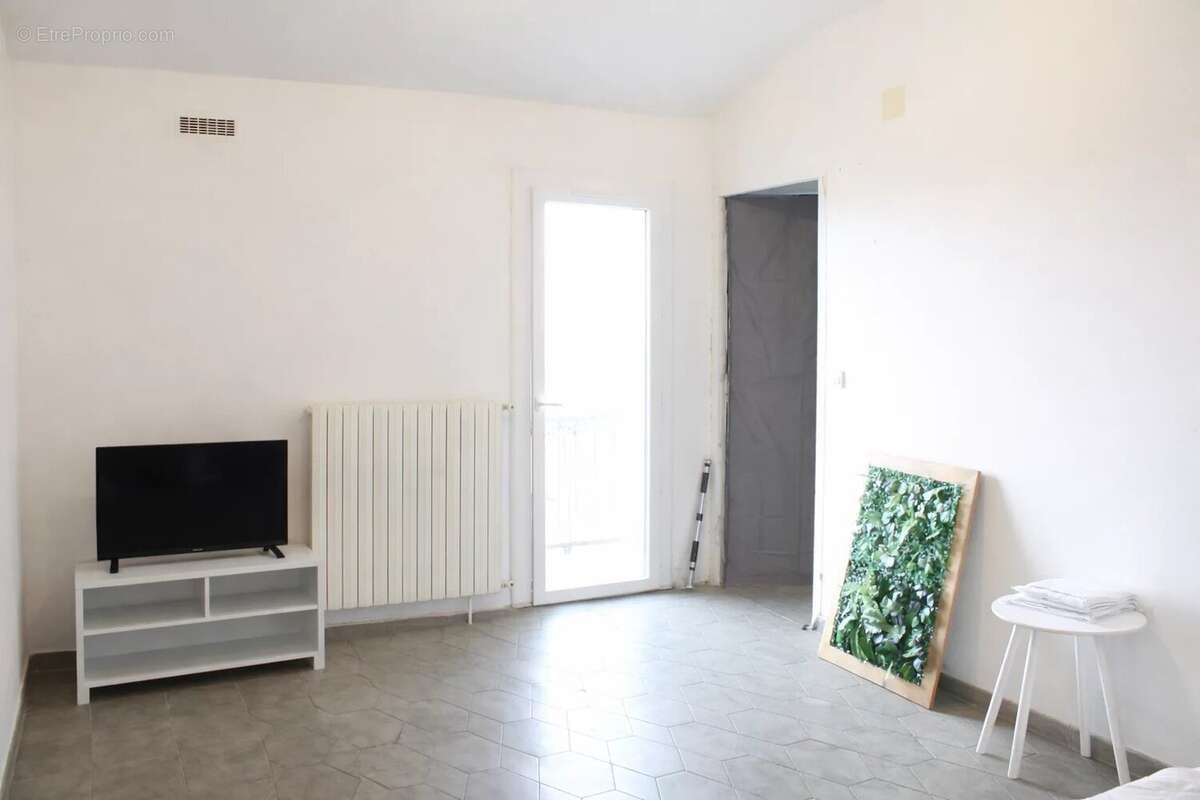 Appartement à GALLARGUES-LE-MONTUEUX