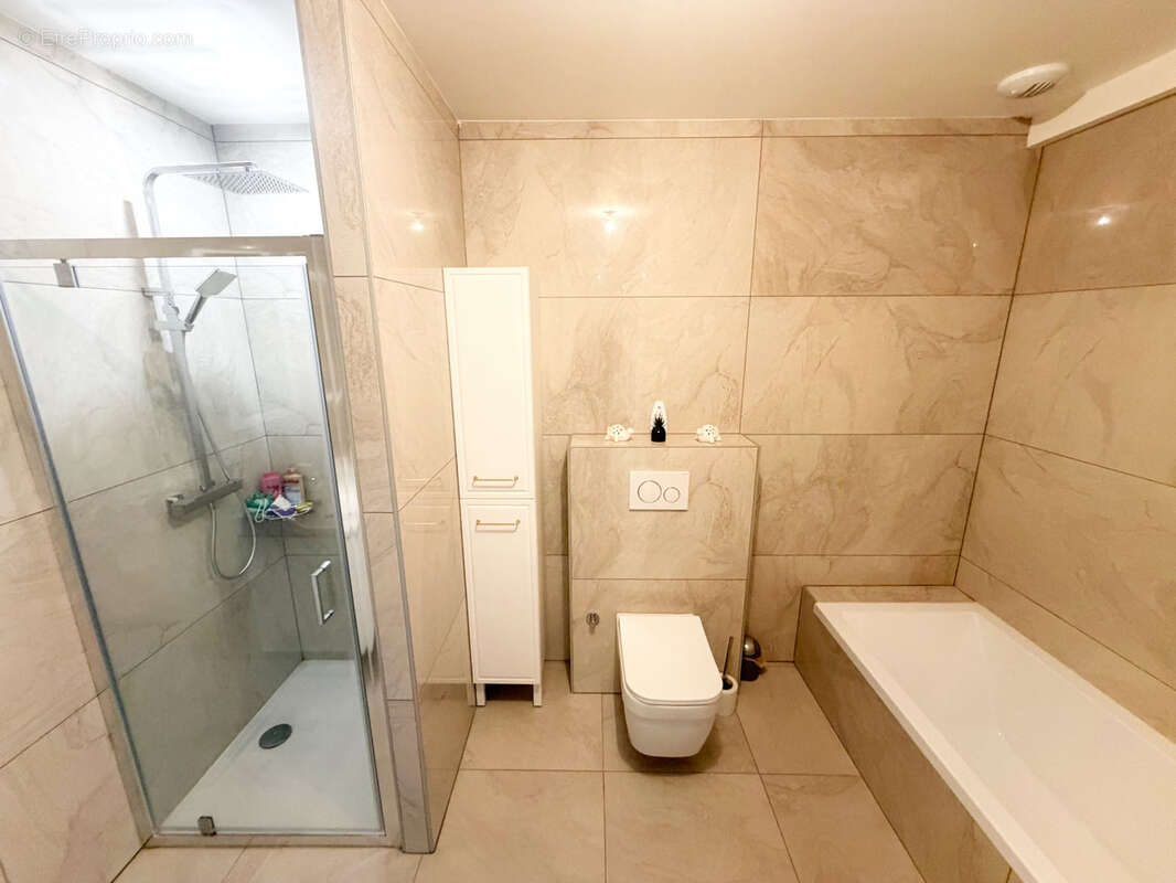 Maison à LES MARTRES-DE-VEYRE