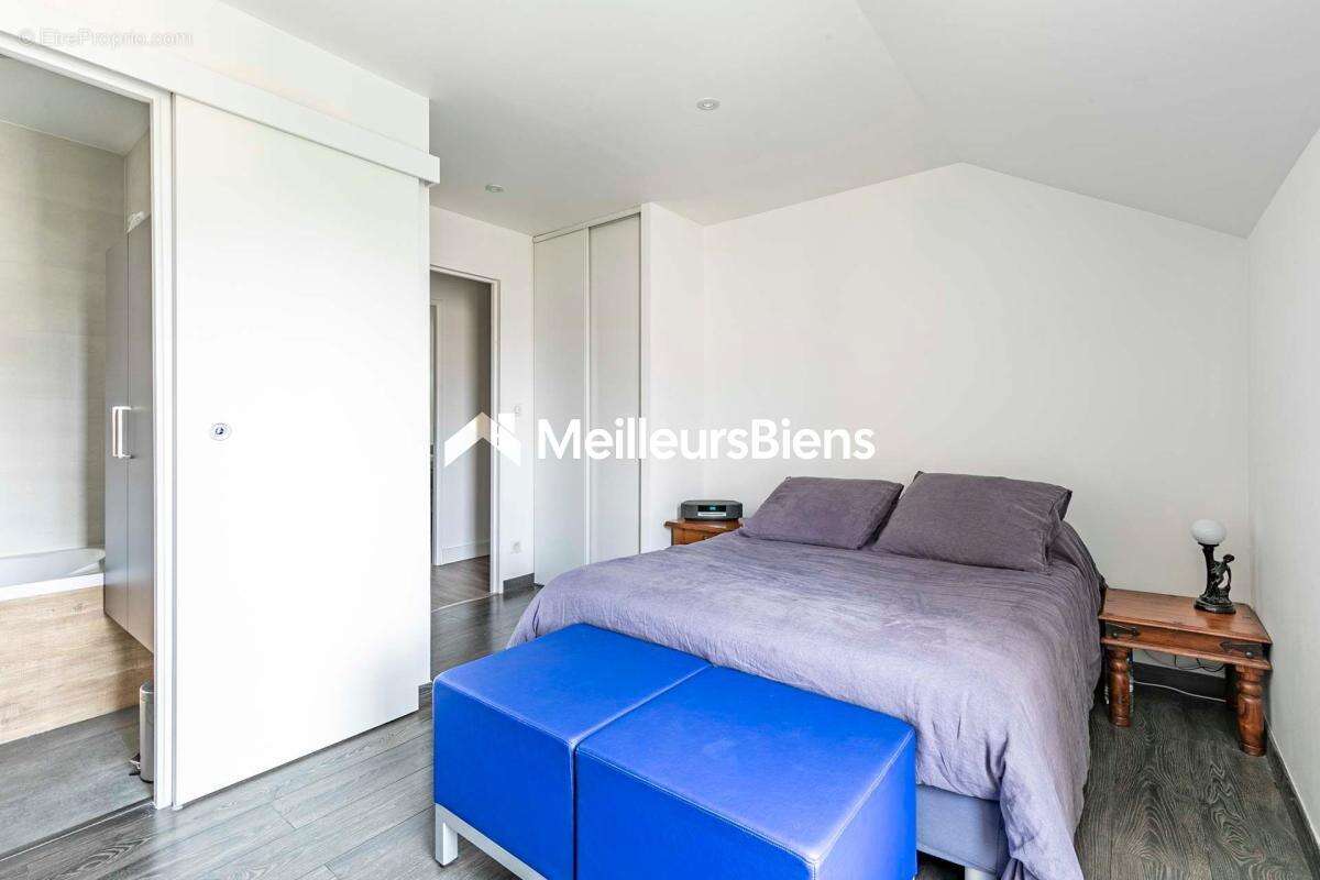 Maison à VILLENEUVE-LA-GARENNE