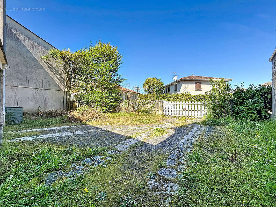 Maison à SAINT-ANDRE-DE-CUBZAC