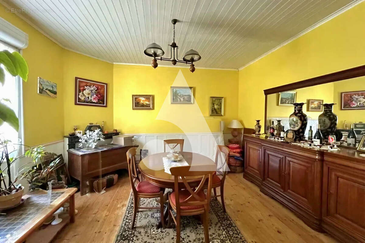 Maison à SAUVETERRE-LA-LEMANCE