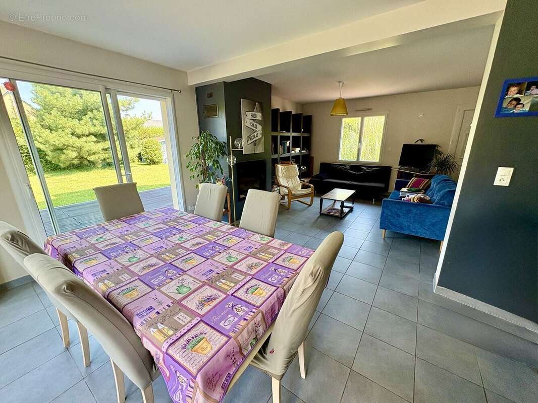 Maison 112 m² à Sainte-Suzanne-Sur-Vire  - photo 4
