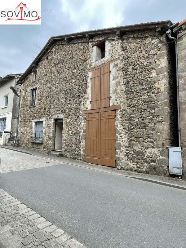 Maison à CONFOLENS