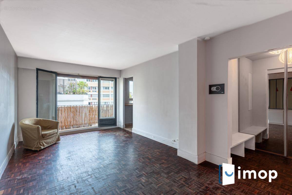 Appartement à PARIS-15E