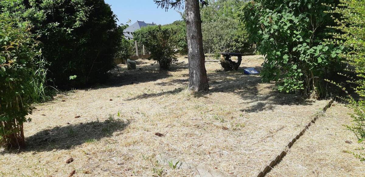 Terrain à SAINT-JULIEN-DE-VOUVANTES