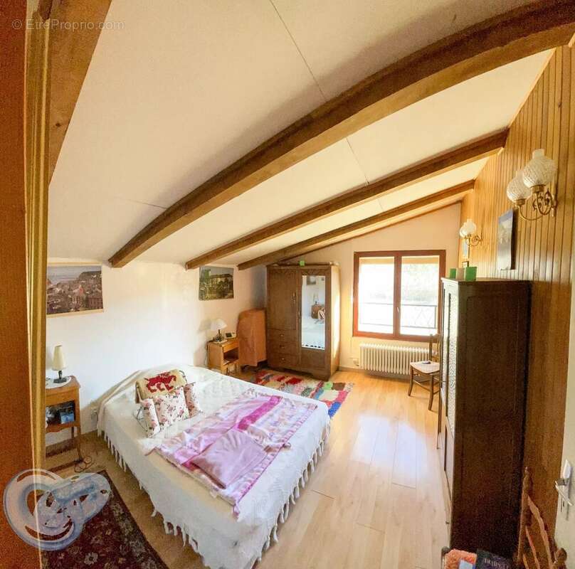 Maison à LES OMERGUES