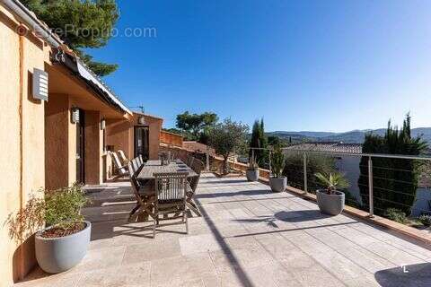 Maison à LA CADIERE-D'AZUR