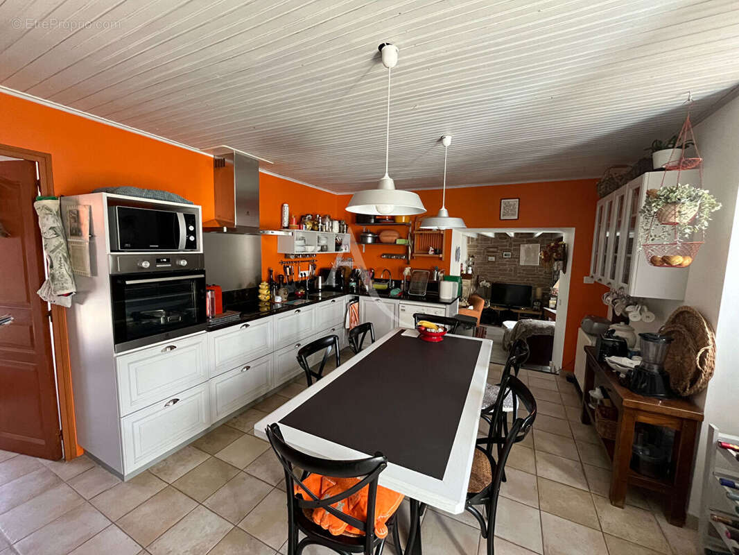 Maison à SAINT-ETIENNE-DE-MER-MORTE