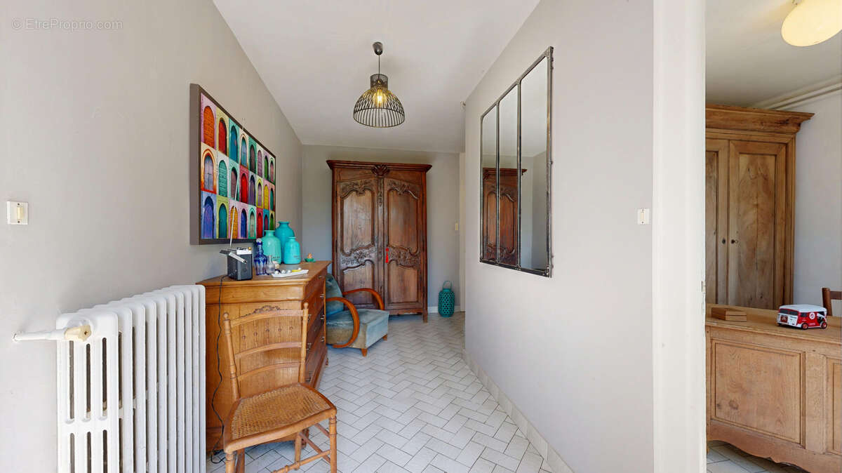 Propriété de caractère avec maison, moulin, dépendances et bief en eau - photo 8