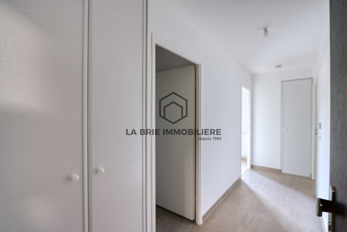 Appartement à MENNECY