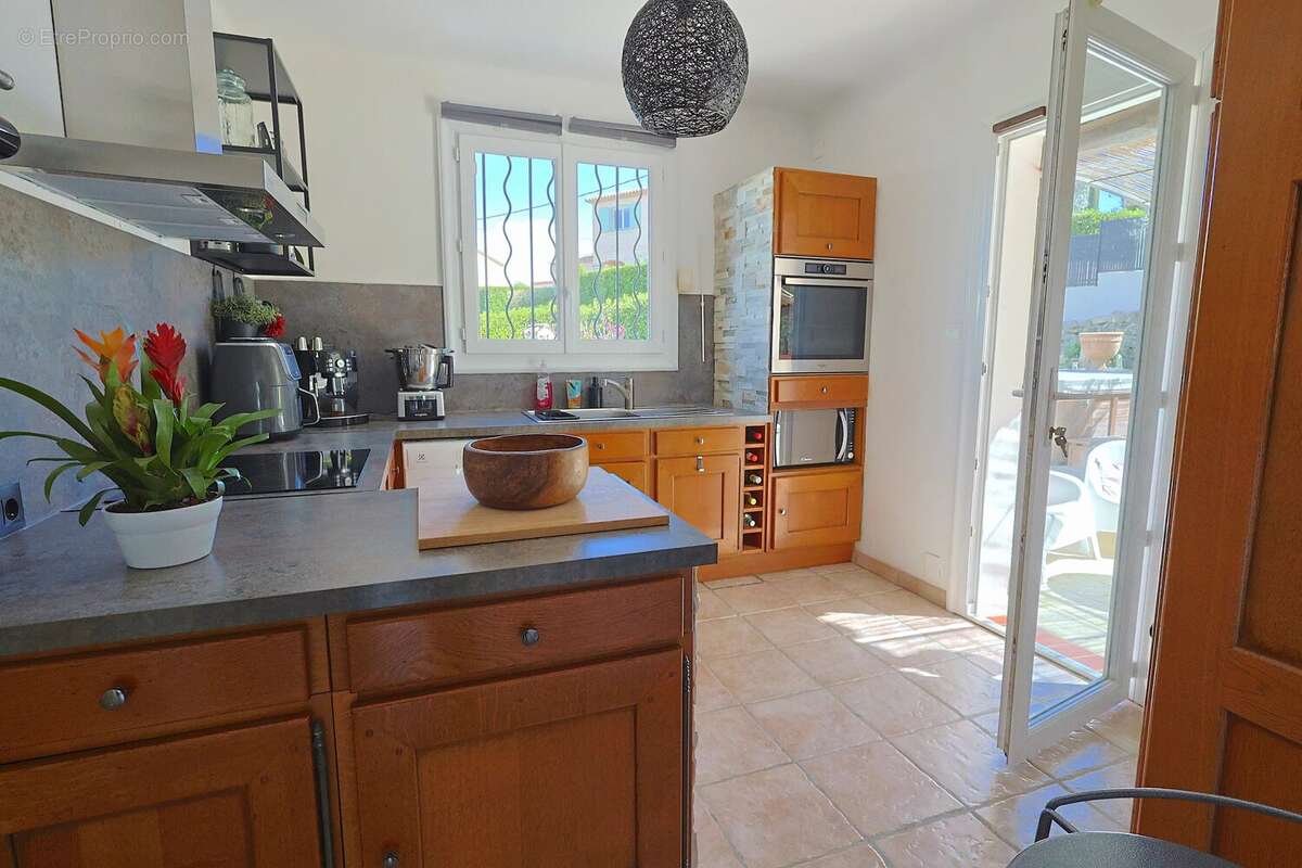 Appartement à VILLENEUVE-LOUBET