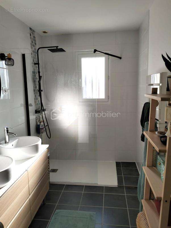 Maison à MONTREUIL-EN-TOURAINE