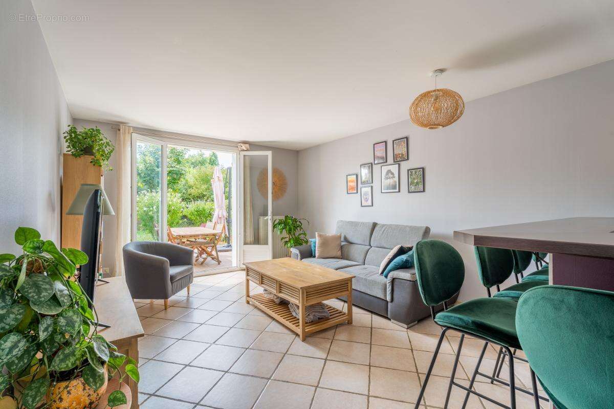 Appartement à FLEURIEUX-SUR-L'ARBRESLE